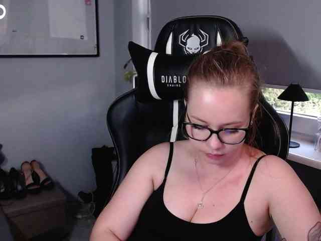 hollyBB webcam