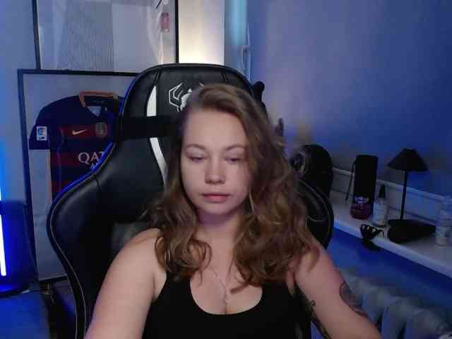 hollyBB webcam