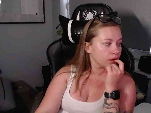 hollyBB