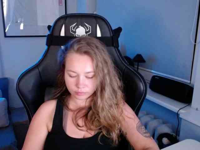hollyBB webcam