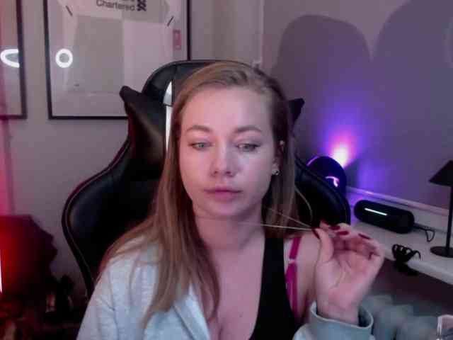 hollyBB webcam