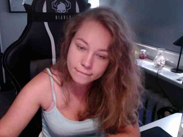 hollyBB webcam