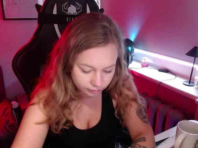 hollyBB webcam