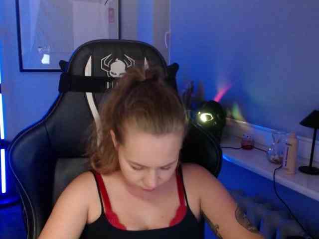 hollyBB hollyBB
