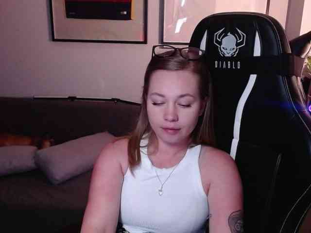 hollyBB Live Webcam on BongaCams