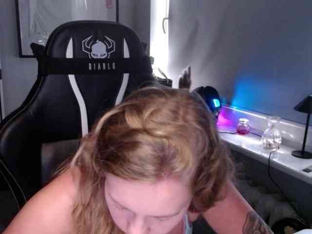 hollyBB Live Webcam on BongaCams