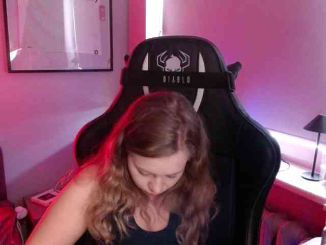 hollyBB webcam