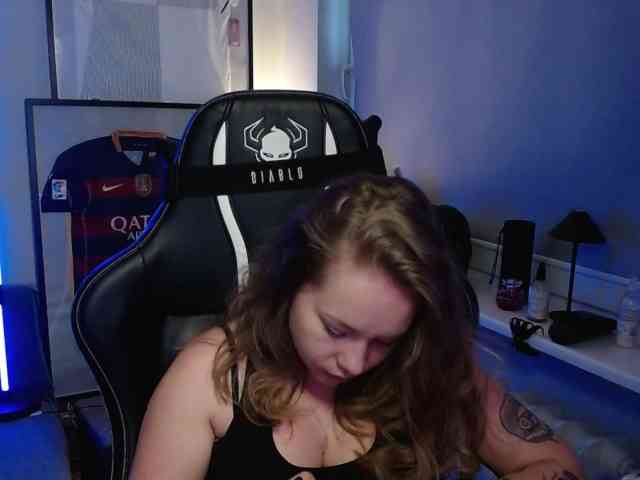 hollyBB webcam