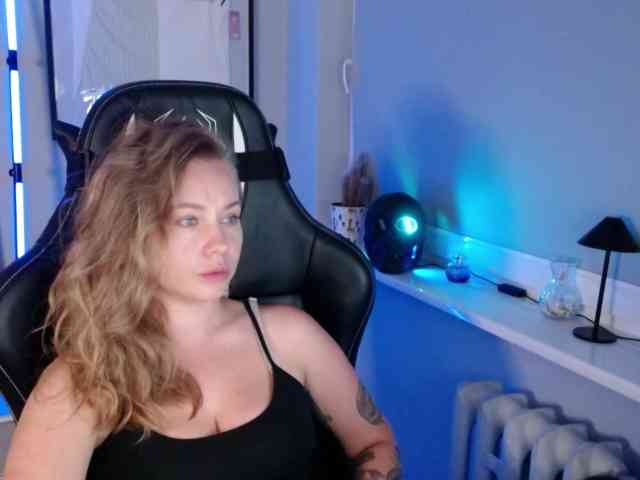hollyBB webcam