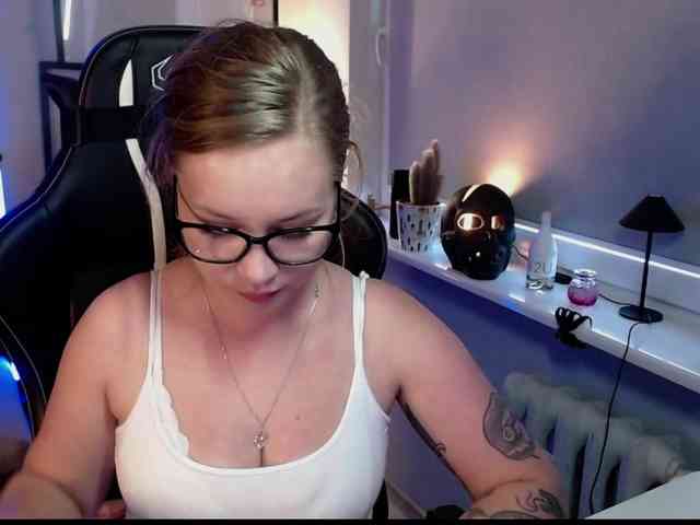 hollyBB webcam