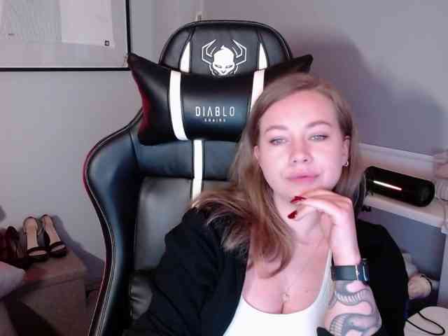 hollyBB hollyBB