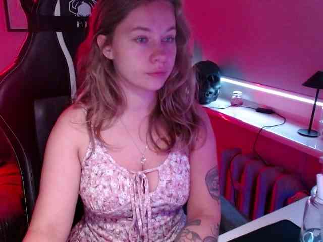 hollyBB webcam