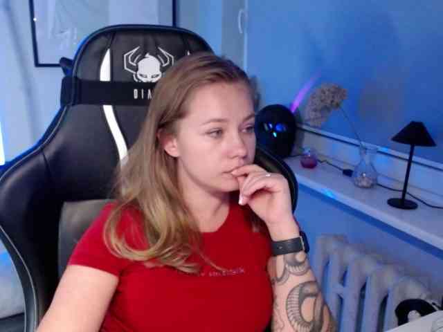 hollyBB webcam