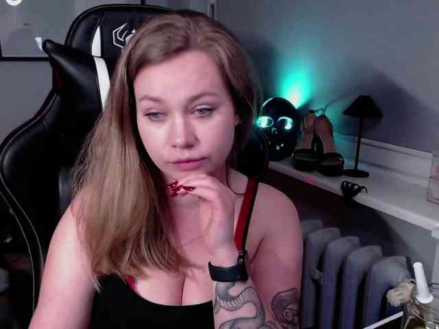 hollyBB webcam
