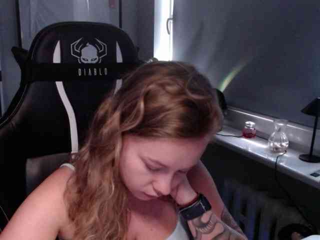 hollyBB Live Webcam on BongaCams