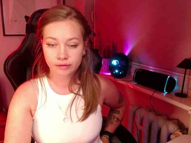 hollyBB webcam