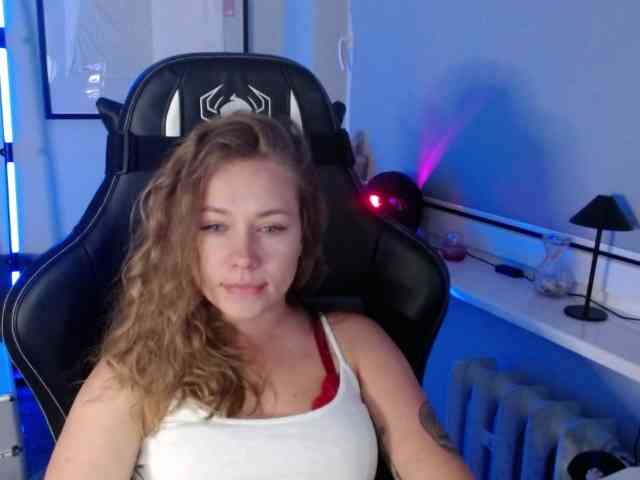 hollyBB webcam