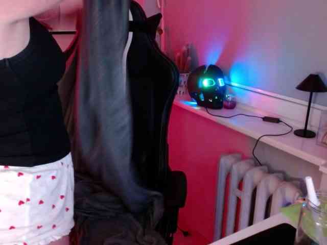 hollyBB webcam