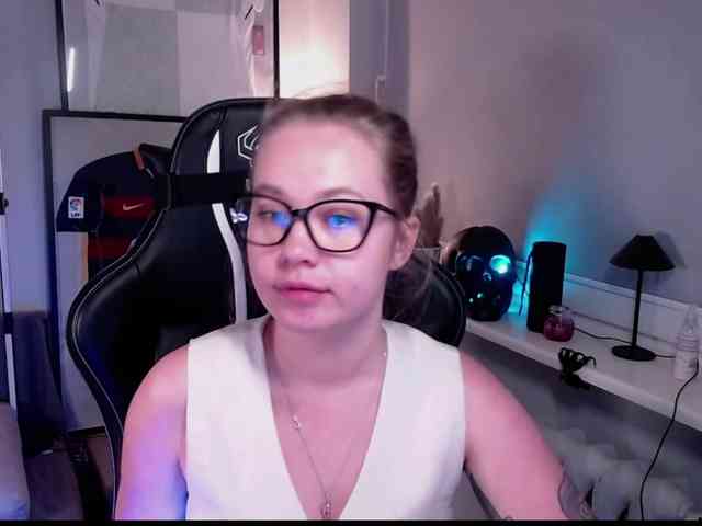 hollyBB webcam