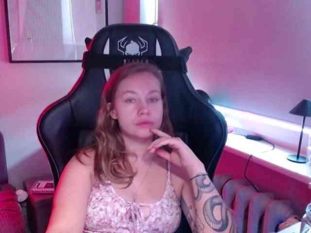 hollyBB webcam