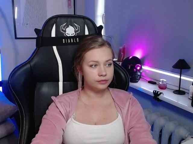 hollyBB webcam