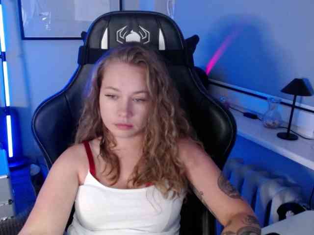 hollyBB webcam