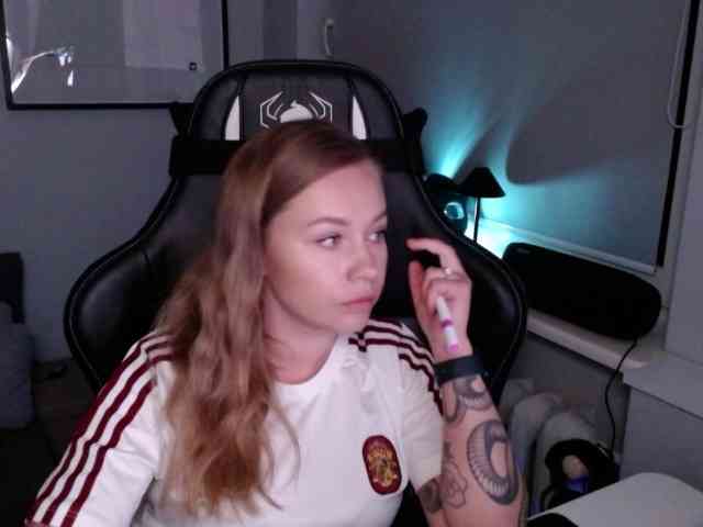 hollyBB webcam