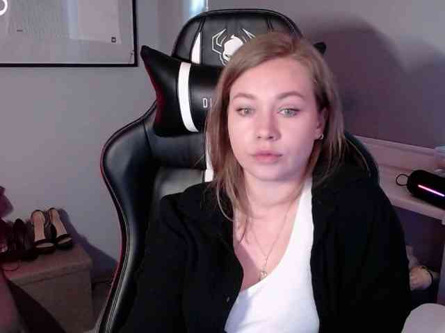 hollyBB webcam