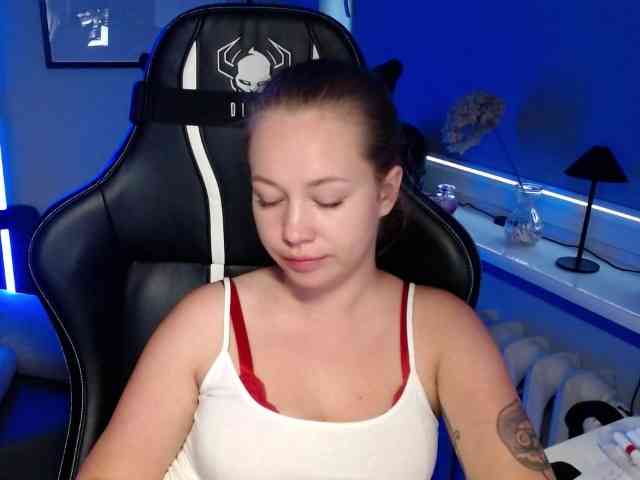 hollyBB webcam