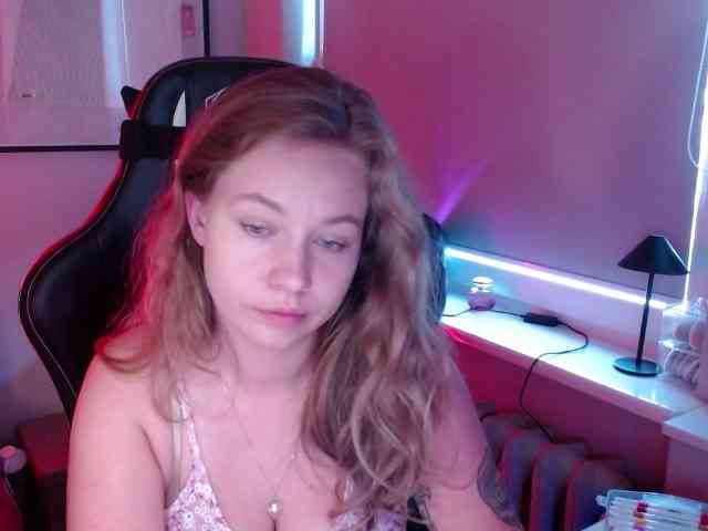 Model: hollyBB