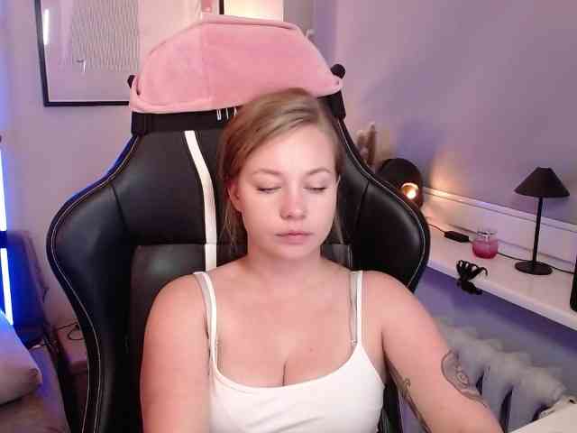 hollyBB webcam