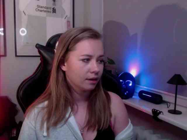 hollyBB webcam