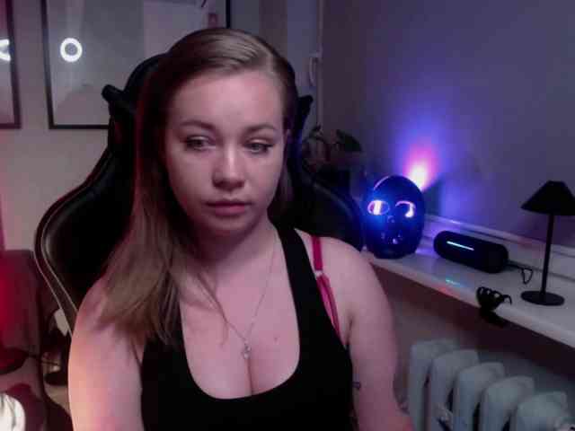 hollyBB webcam