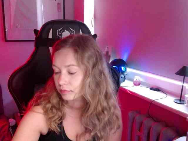 hollyBB webcam