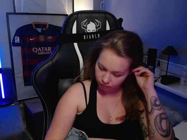 hollyBB webcam