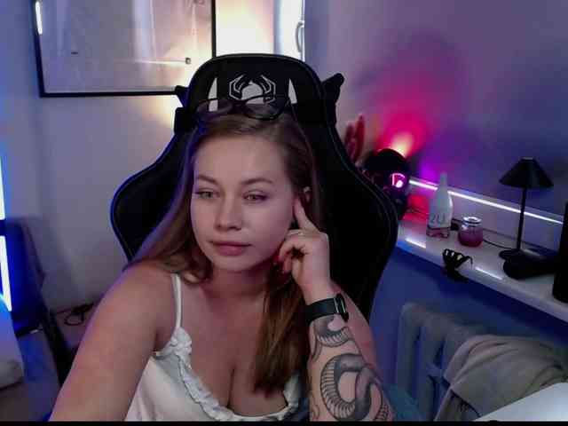 hollyBB webcam