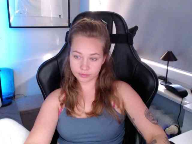 hollyBB webcam