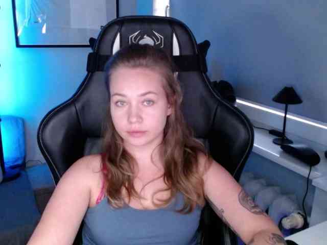 hollyBB webcam