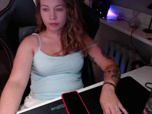 hollyBB webcam