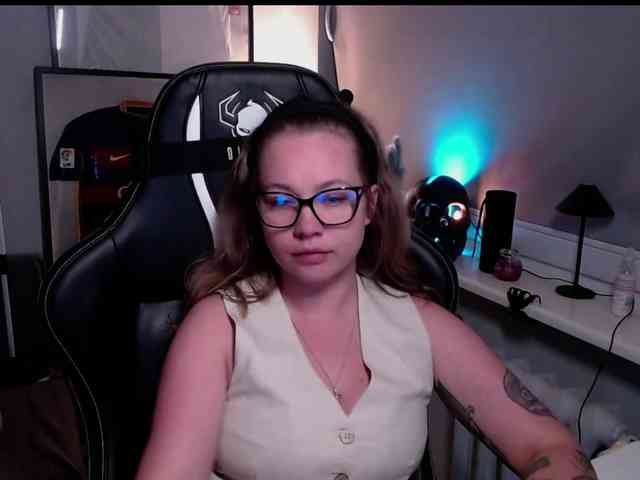hollyBB webcam
