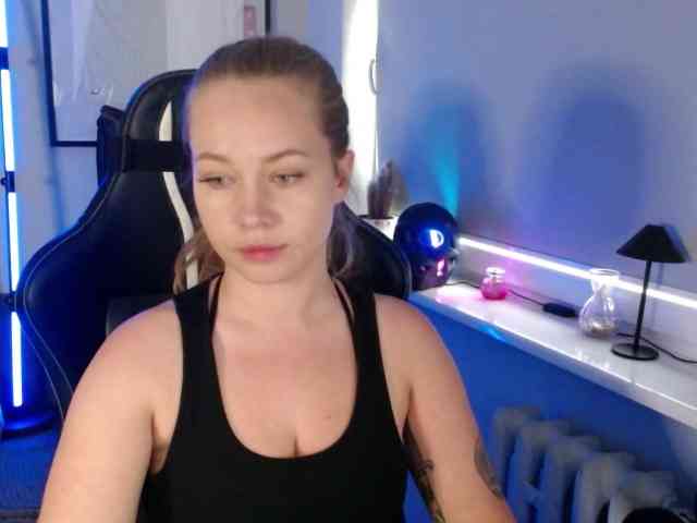 hollyBB webcam