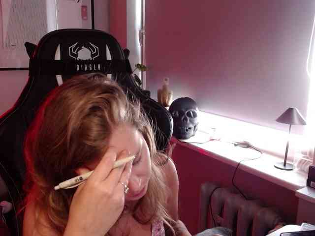 hollyBB webcam