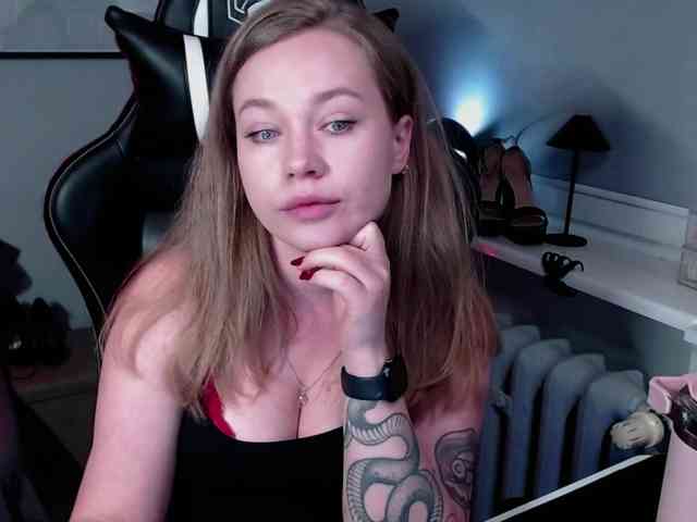 hollyBB webcam