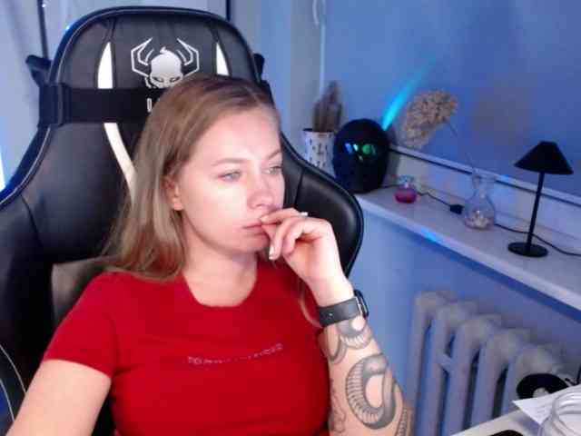 hollyBB webcam