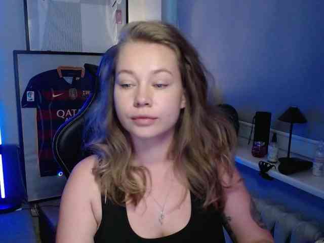 hollyBB webcam