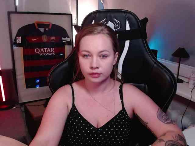 hollyBB webcam