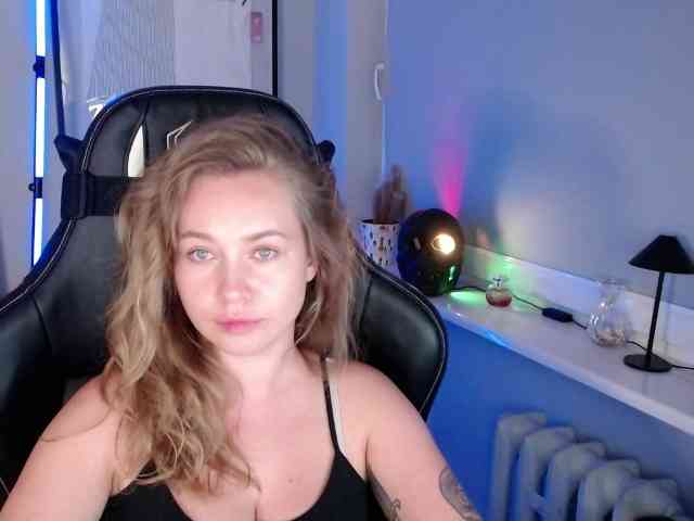 hollyBB webcam