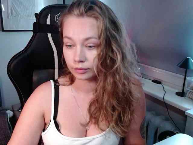hollyBB webcam