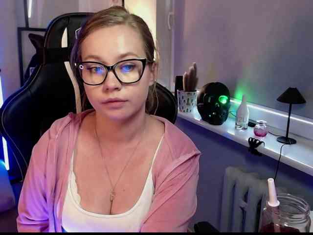 hollyBB webcam