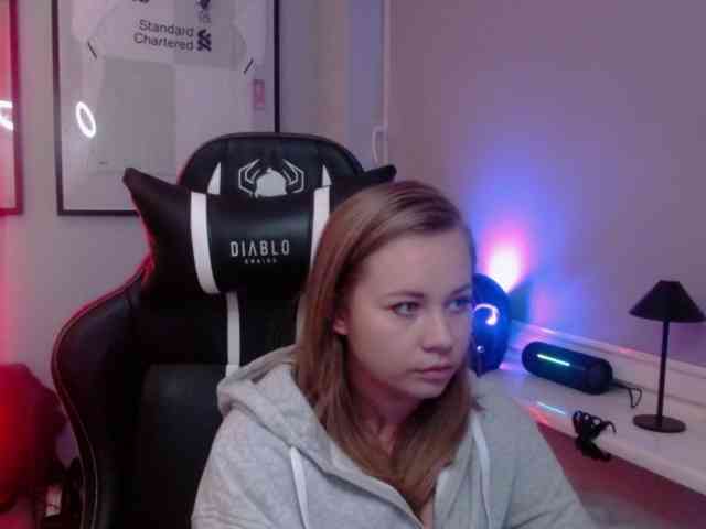 hollyBB webcam